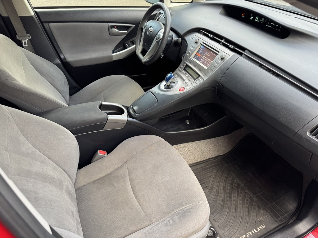 2015 Toyota Prius Image 16