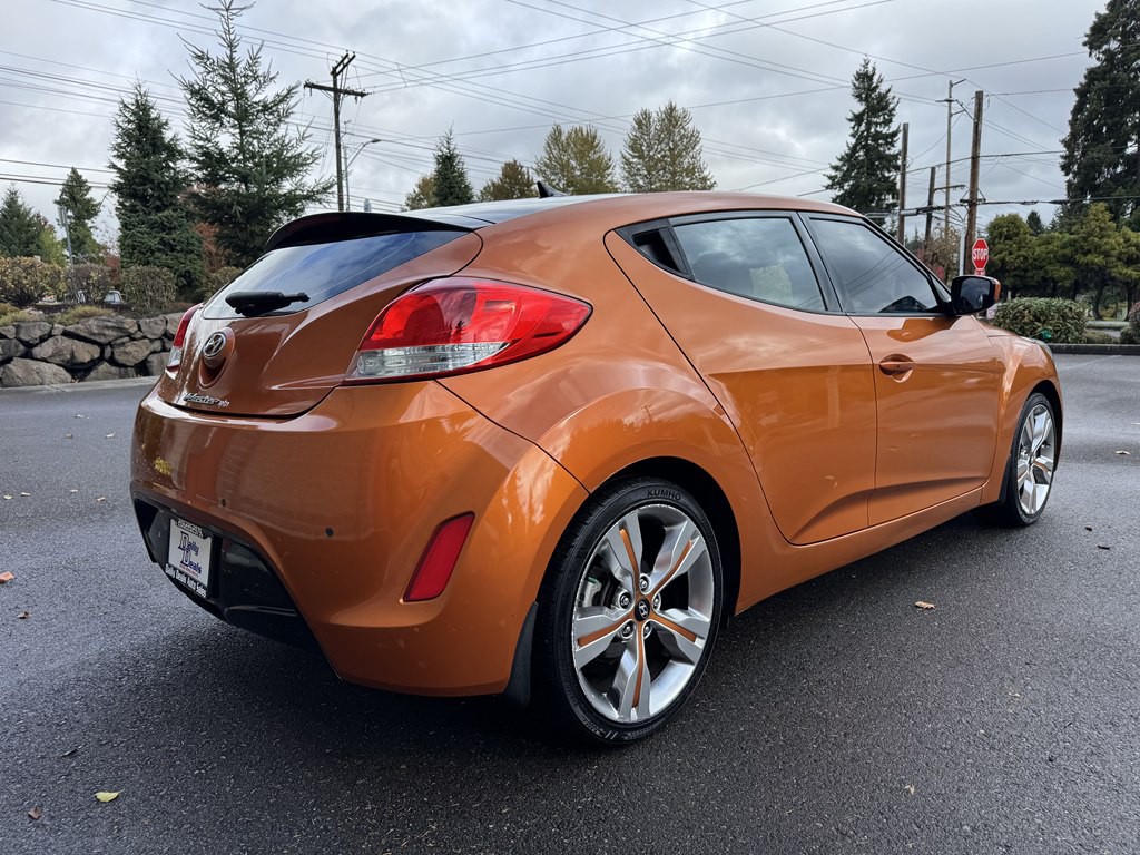 2013 Hyundai Veloster Image 3