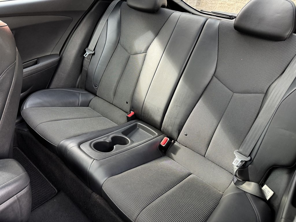2013 Hyundai Veloster Image 17