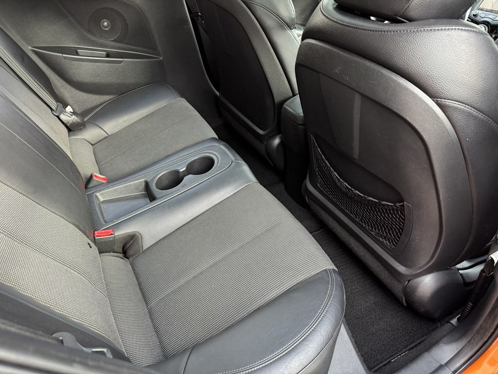 2013 Hyundai Veloster Image 18