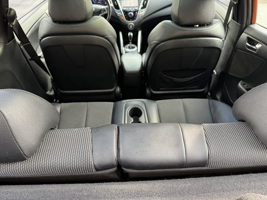 2013 Hyundai Veloster Image 19