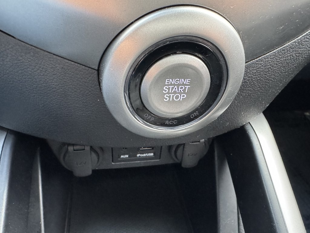 2013 Hyundai Veloster Image 21