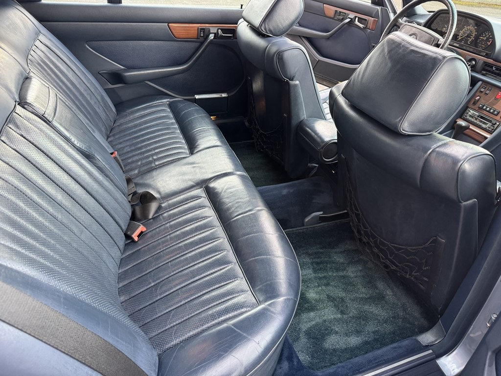 1988 Mercedes-Benz 420-Class Image 23