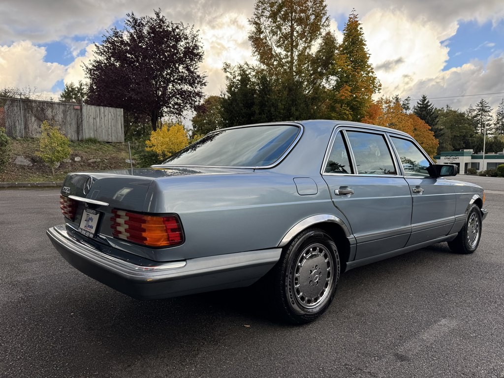 1988 Mercedes-Benz 420-Class Image 3