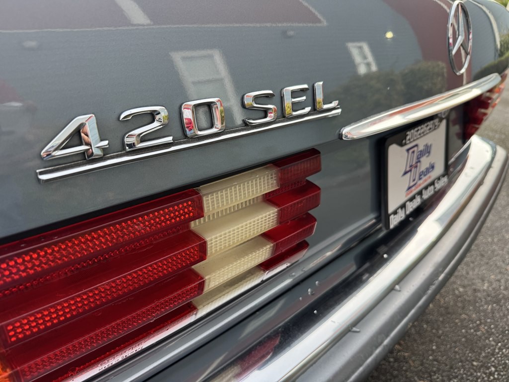 1988 Mercedes-Benz 420-Class Image 13