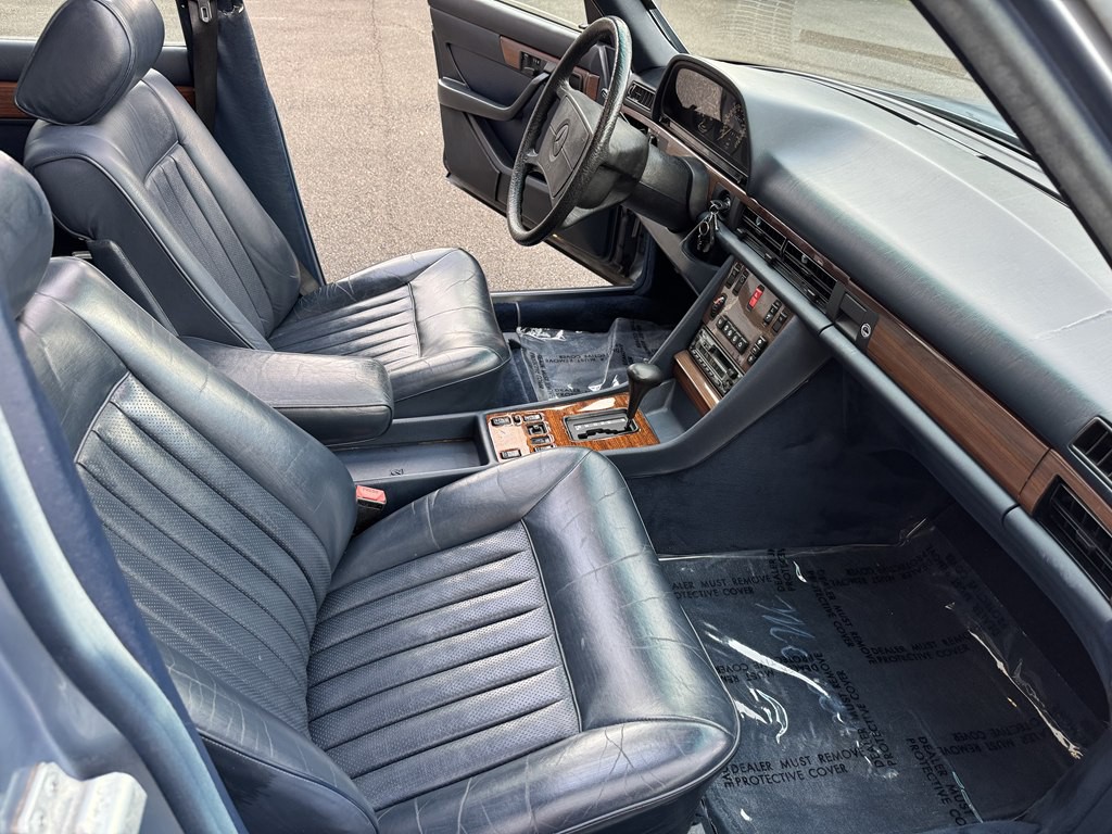 1988 Mercedes-Benz 420-Class Image 20