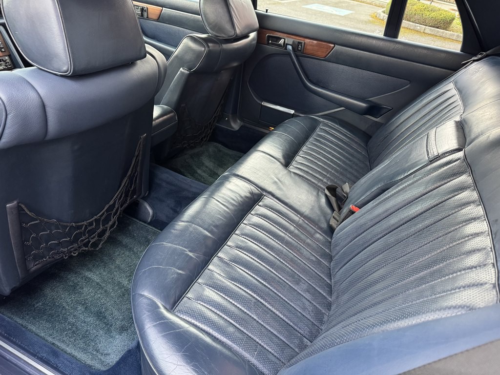 1988 Mercedes-Benz 420-Class Image 21