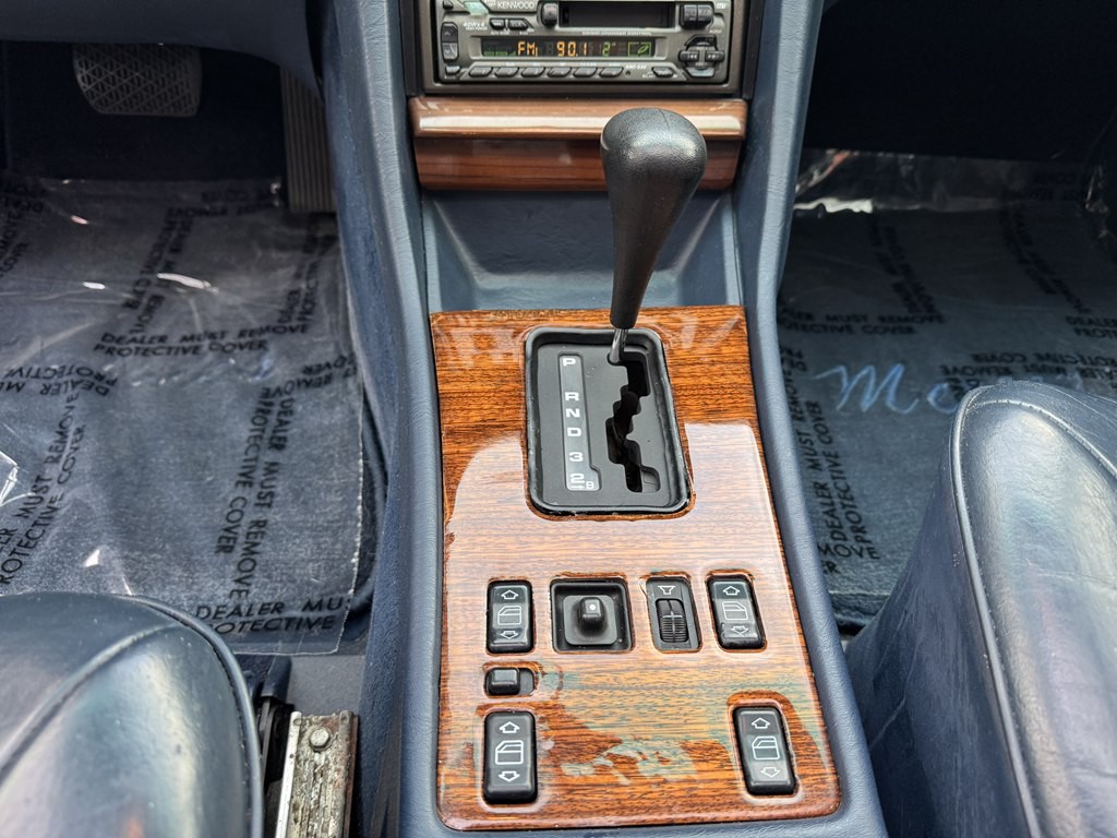 1988 Mercedes-Benz 420-Class Image 26