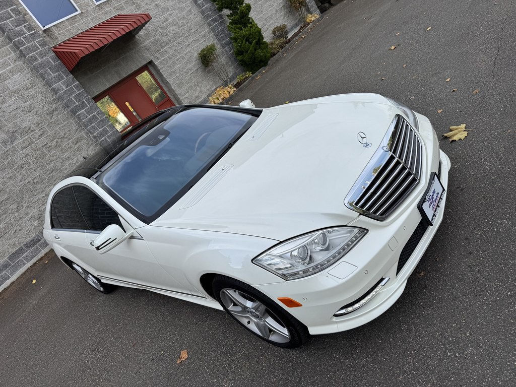 2010 Mercedes-Benz S-Class Image 2