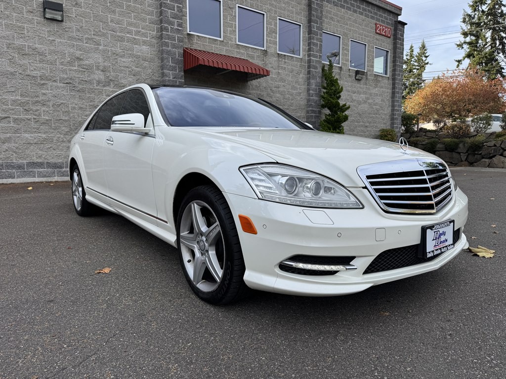 2010 Mercedes-Benz S-Class Image 3