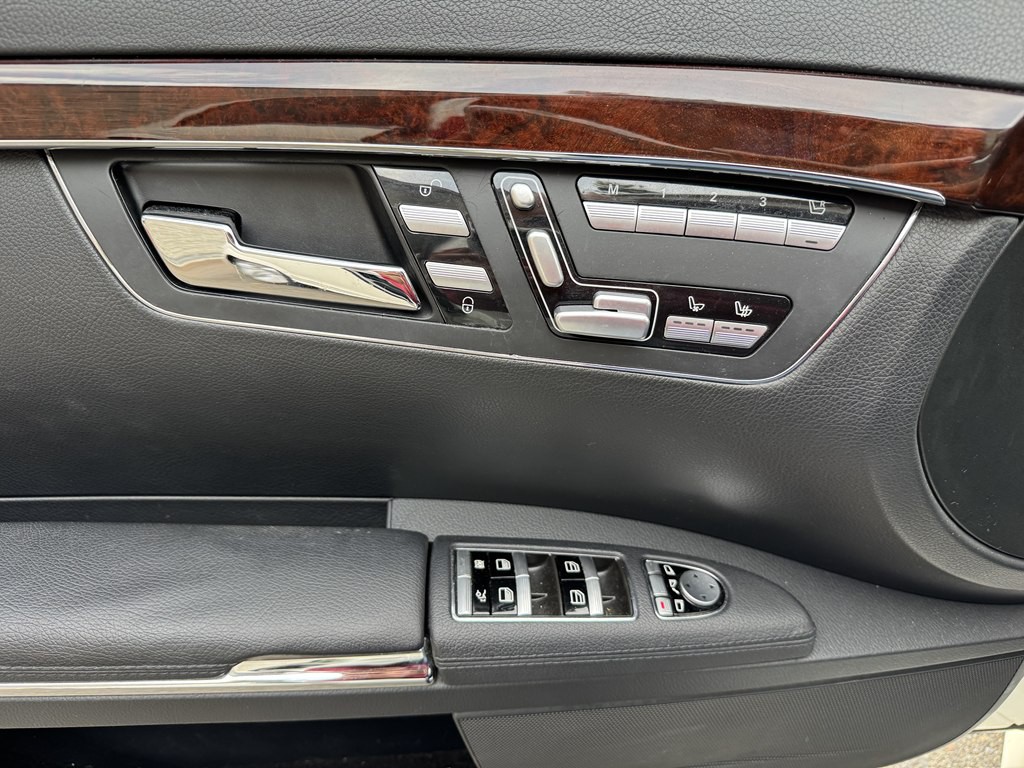 2010 Mercedes-Benz S-Class Image 16