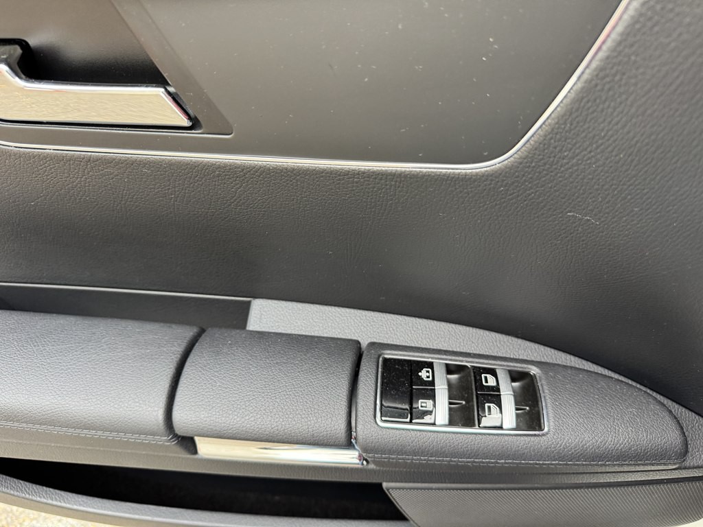 2010 Mercedes-Benz S-Class Image 21