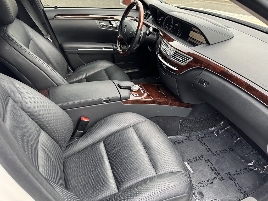 2010 Mercedes-Benz S-Class Image 15