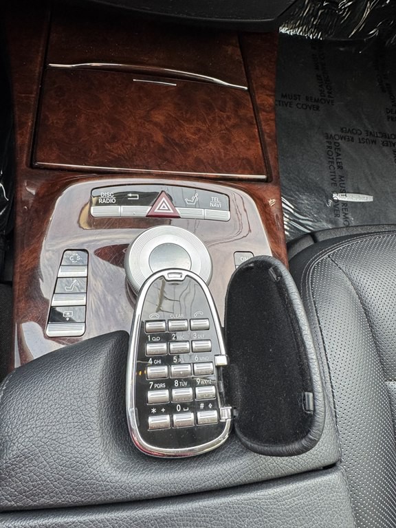 2010 Mercedes-Benz S-Class Image 21