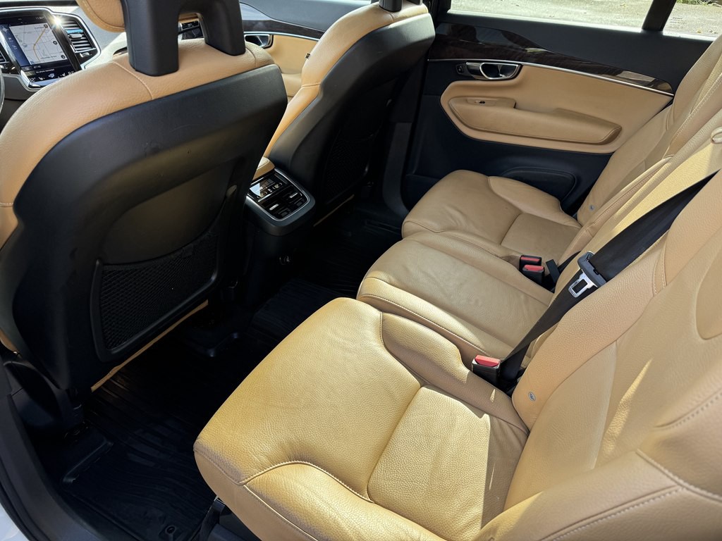 2016 Volvo XC90 Image 17