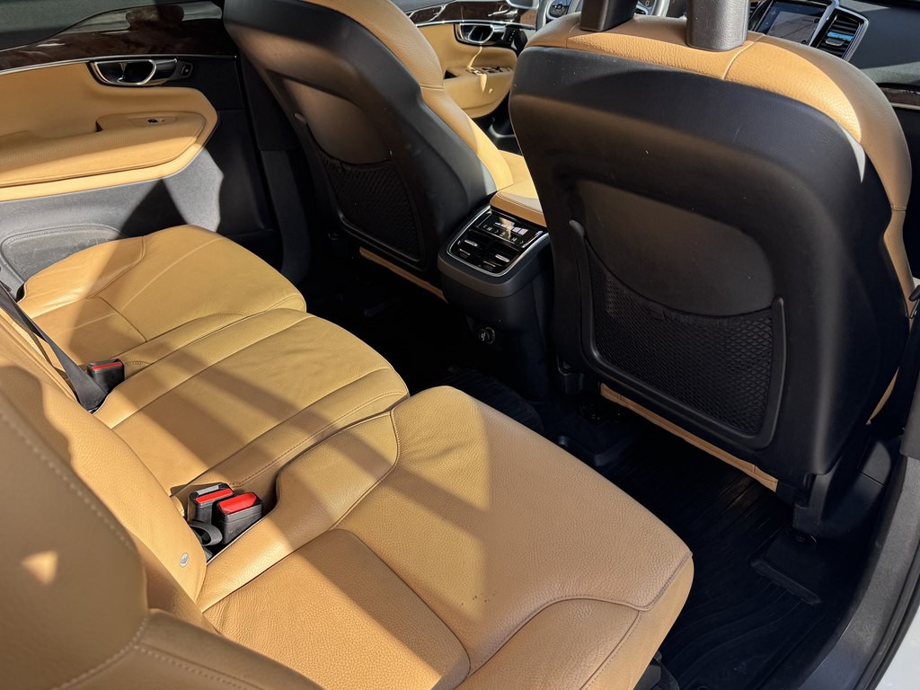 2016 Volvo XC90 Image 17
