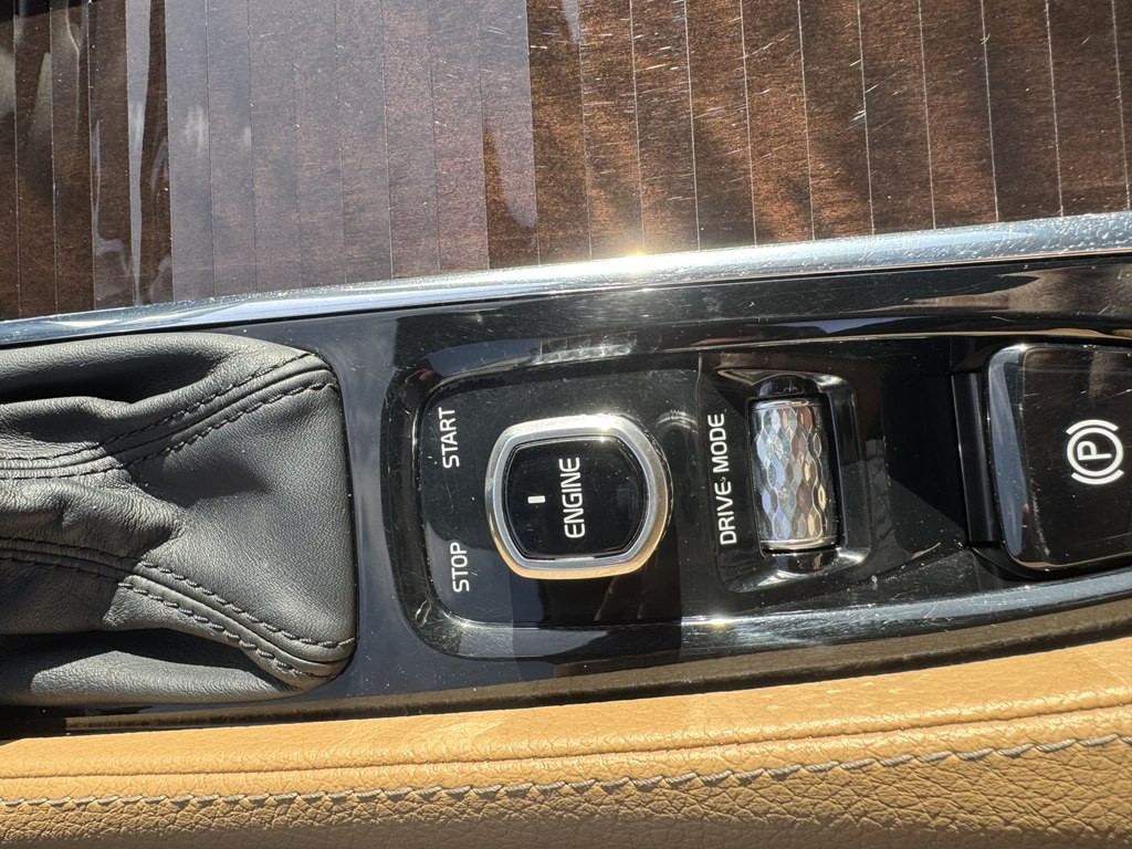 2016 Volvo XC90 Image 22