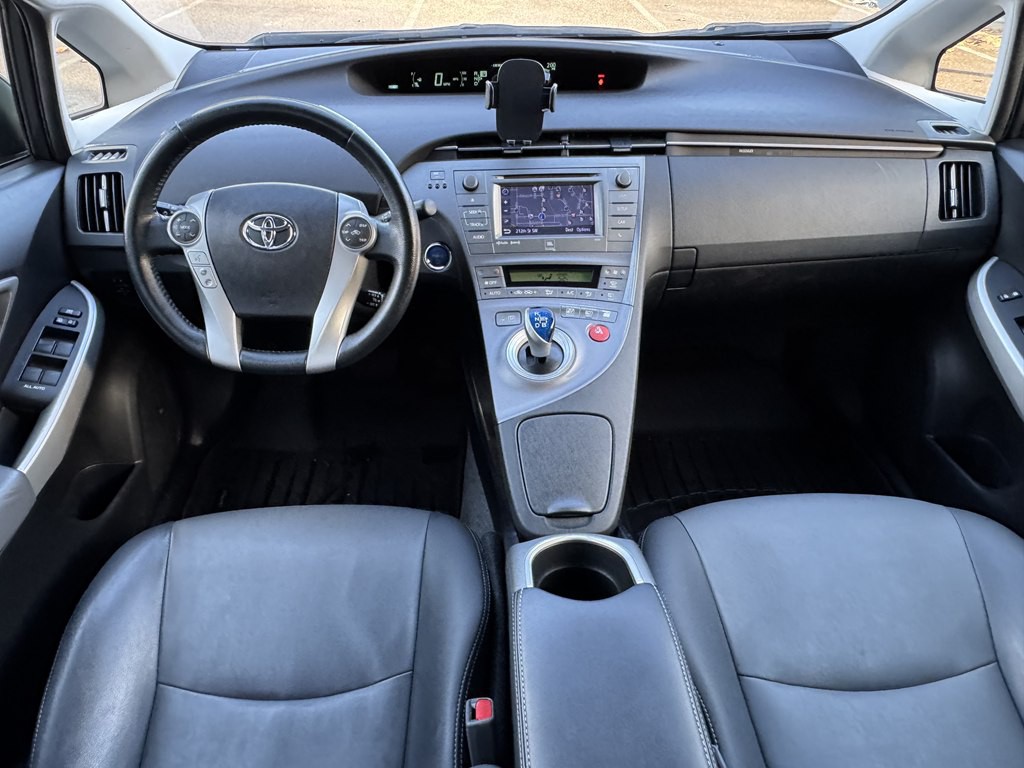 2014 Toyota Prius Image 12