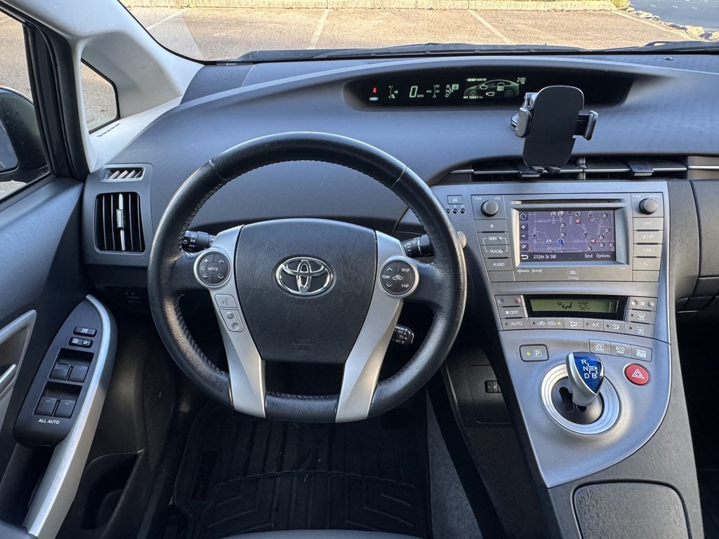 2014 Toyota Prius Image 13