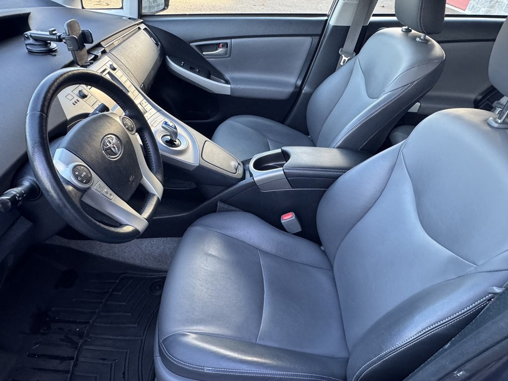 2014 Toyota Prius Image 15