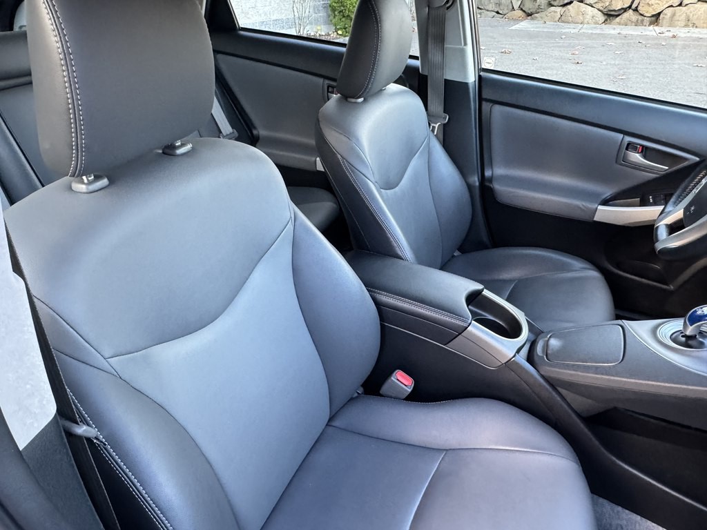 2014 Toyota Prius Image 17