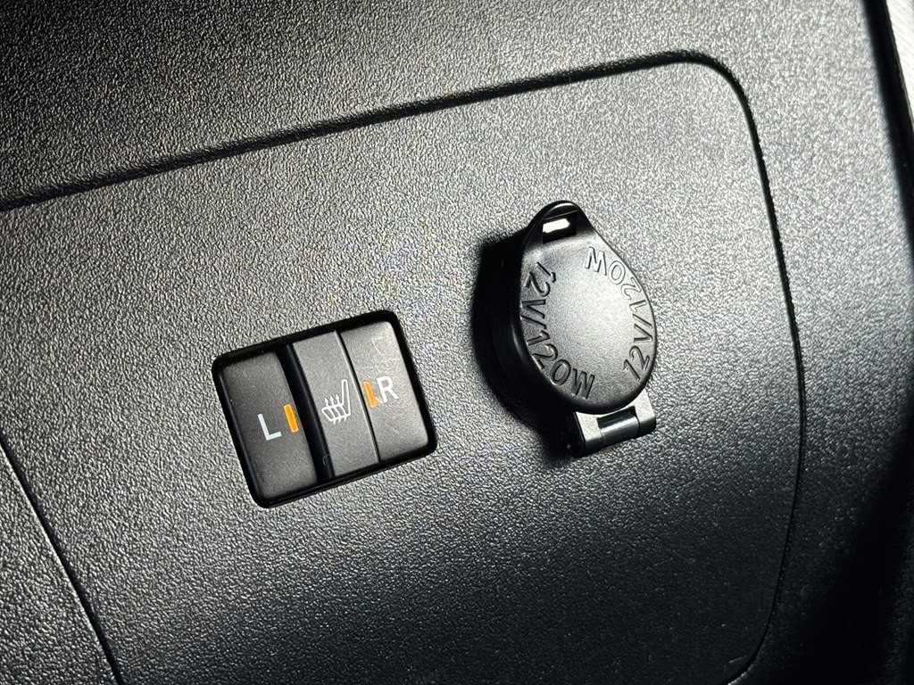 2014 Toyota Prius Image 21