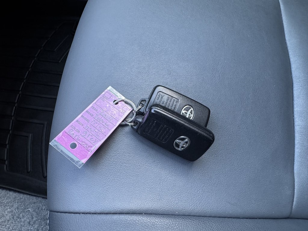 2014 Toyota Prius Image 22