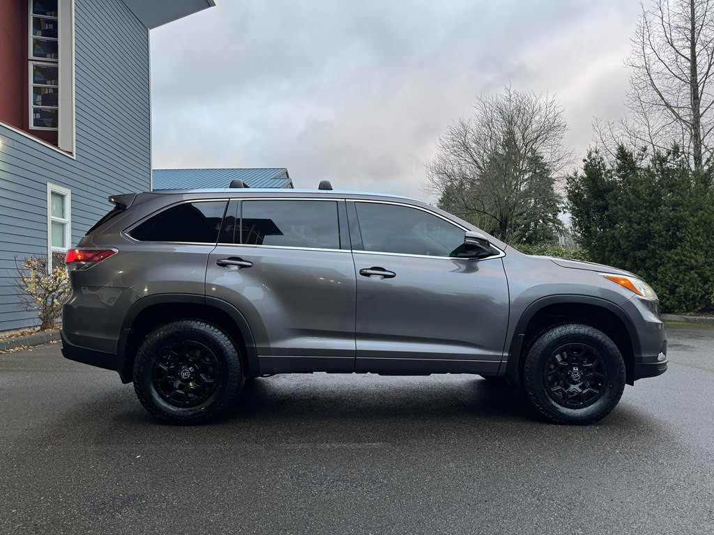 2016 Toyota Highlander Image 6