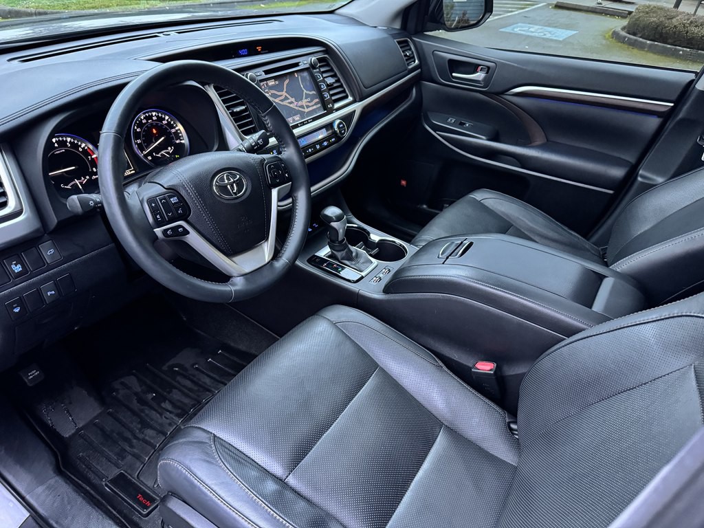 2016 Toyota Highlander Image 17