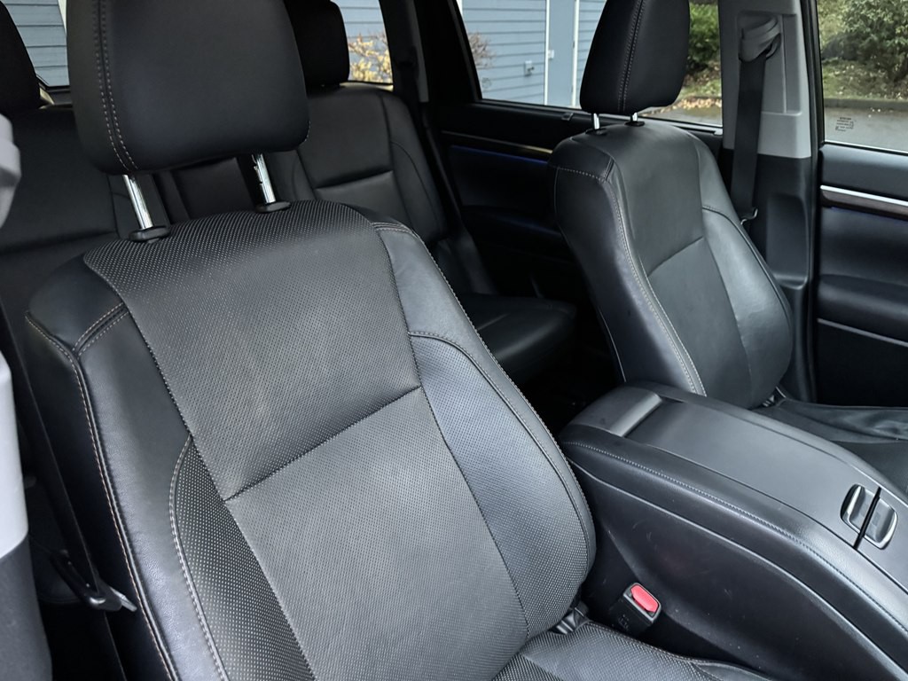 2016 Toyota Highlander Image 20