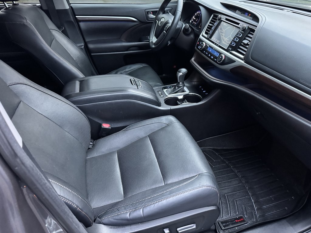 2016 Toyota Highlander Image 20