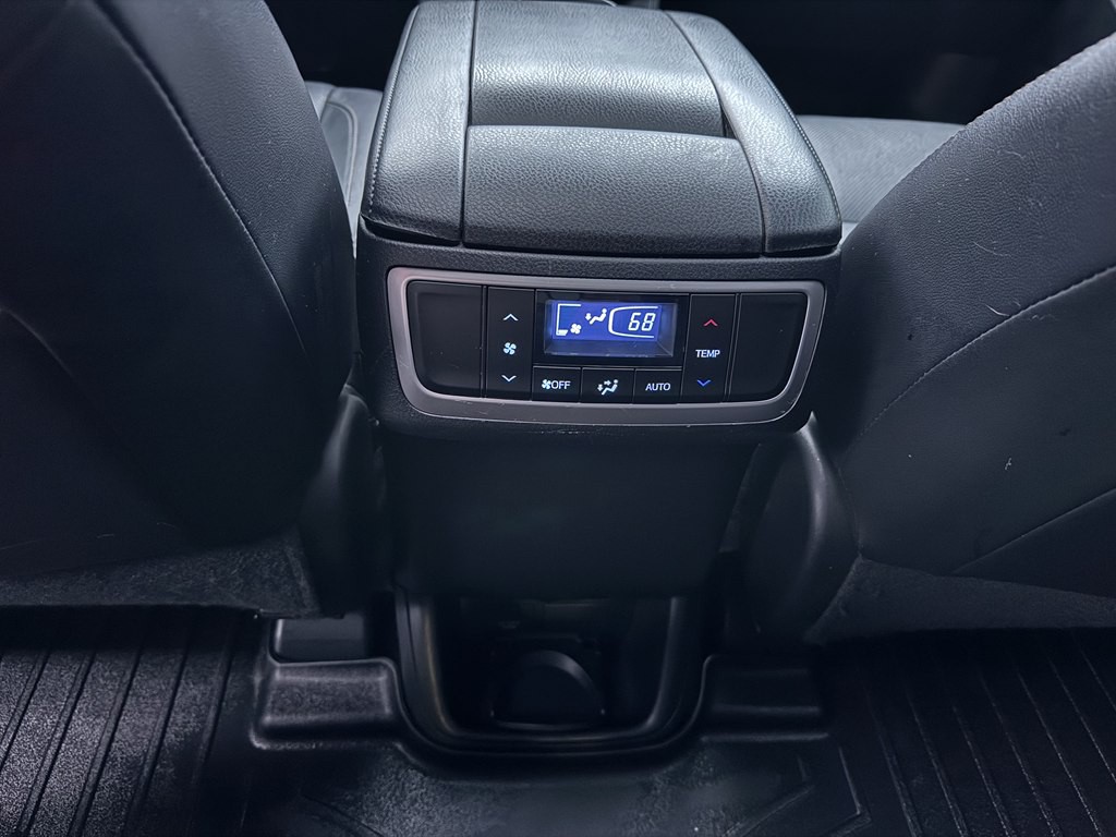 2016 Toyota Highlander Image 29