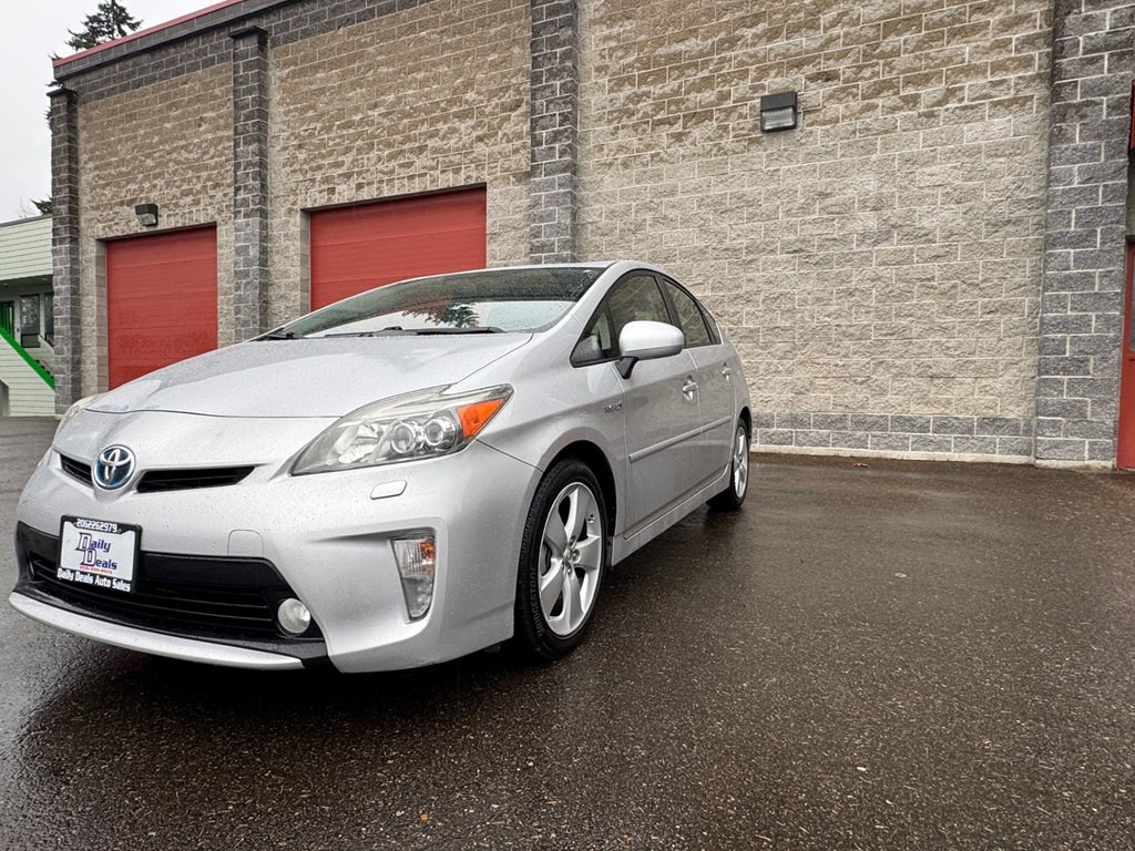 2013 Toyota Prius Image 4
