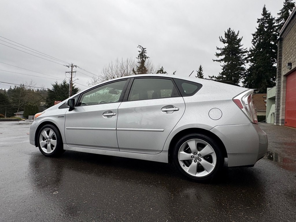 2013 Toyota Prius Image 8