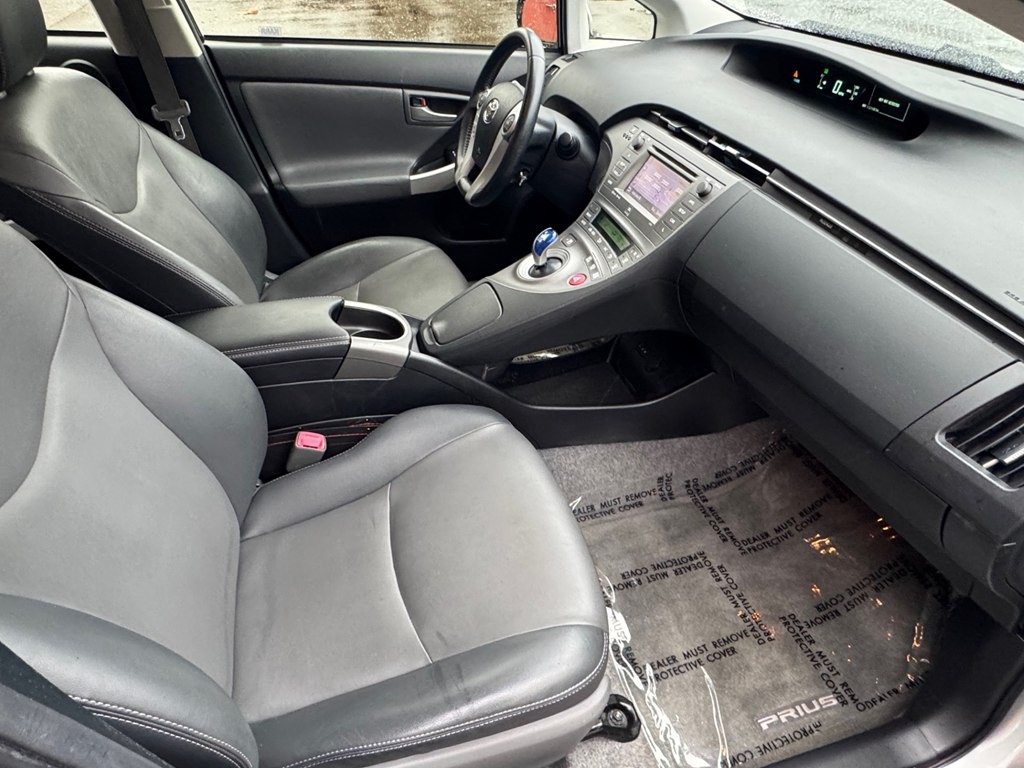 2013 Toyota Prius Image 18