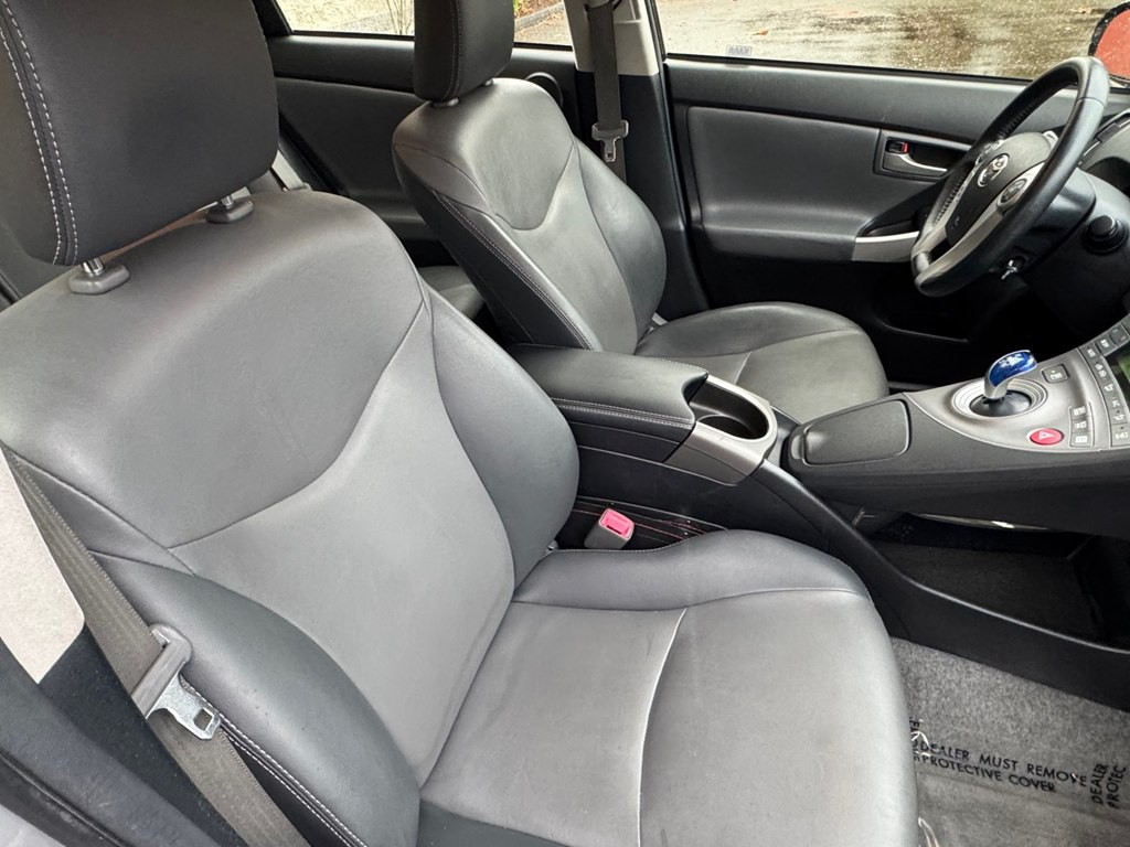 2013 Toyota Prius Image 19