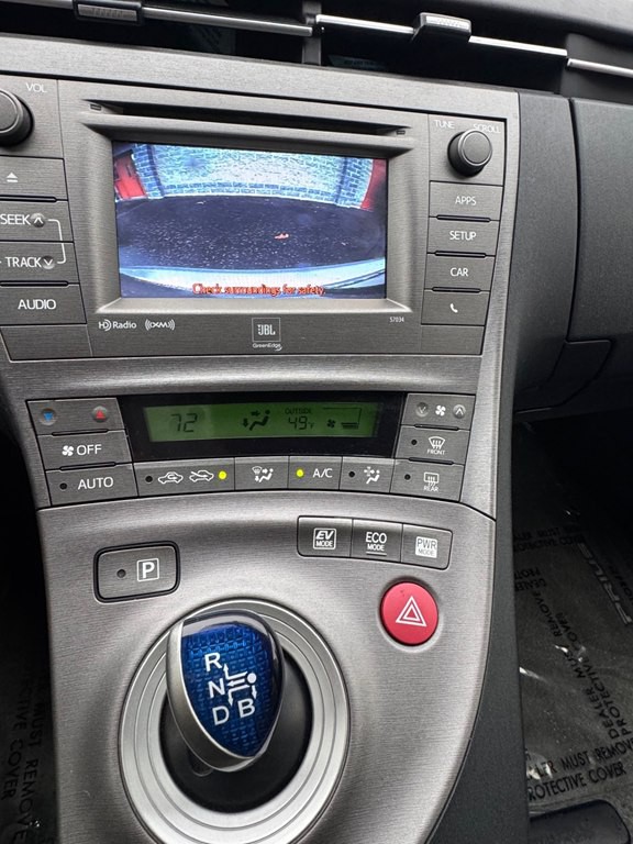 2013 Toyota Prius Image 23