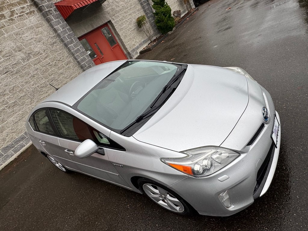 2013 Toyota Prius Image 13