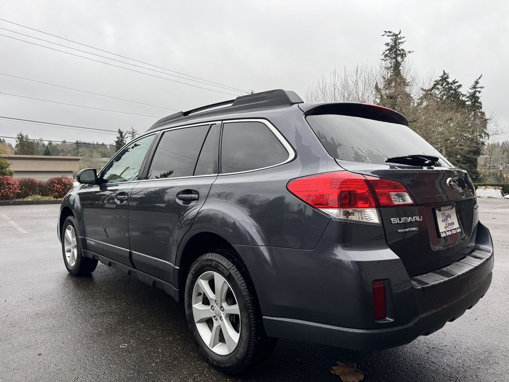 2013 Subaru Outback Image 8