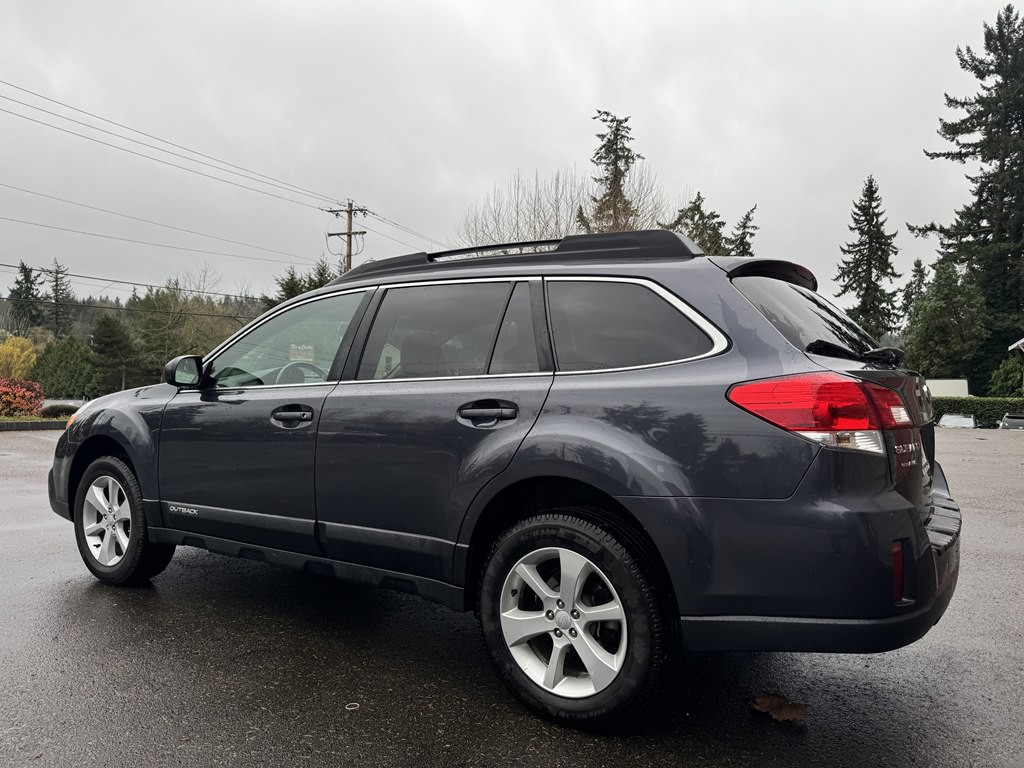 2013 Subaru Outback Image 10