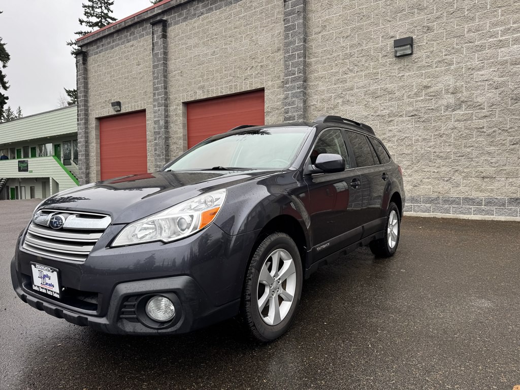 2013 Subaru Outback Image 12