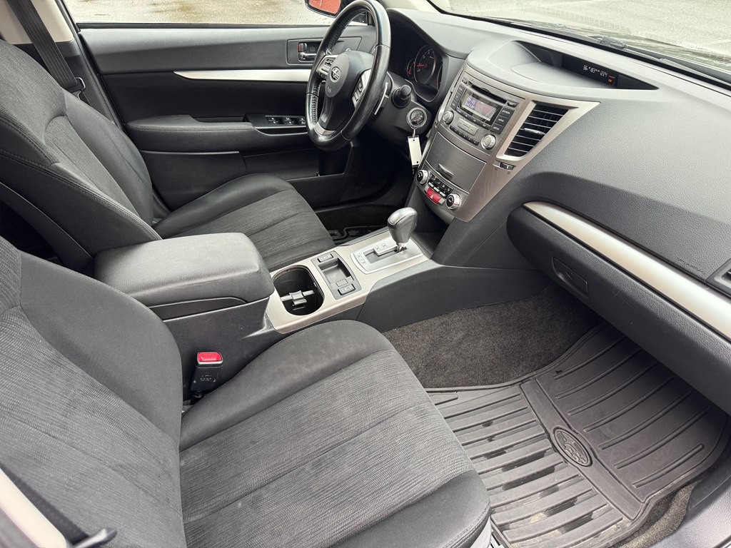 2013 Subaru Outback Image 18