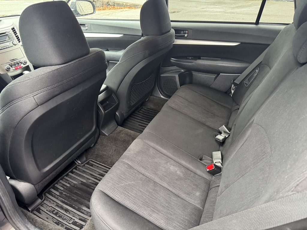 2013 Subaru Outback Image 21