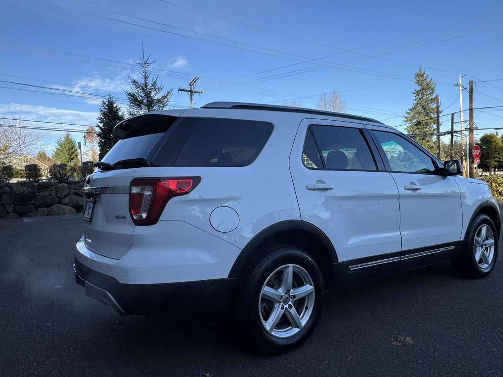 2016 Ford Explorer Image 3