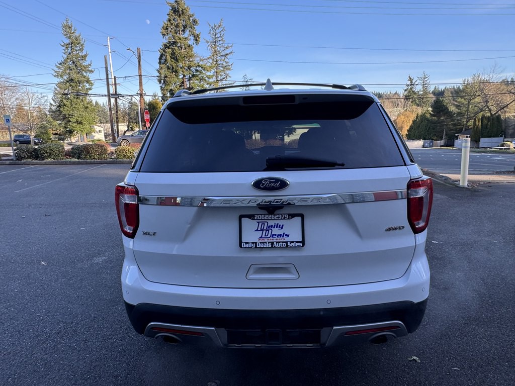 2016 Ford Explorer Image 9