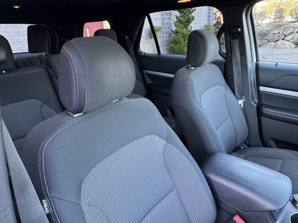 2016 Ford Explorer Image 18