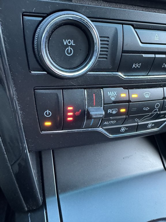 2016 Ford Explorer Image 21