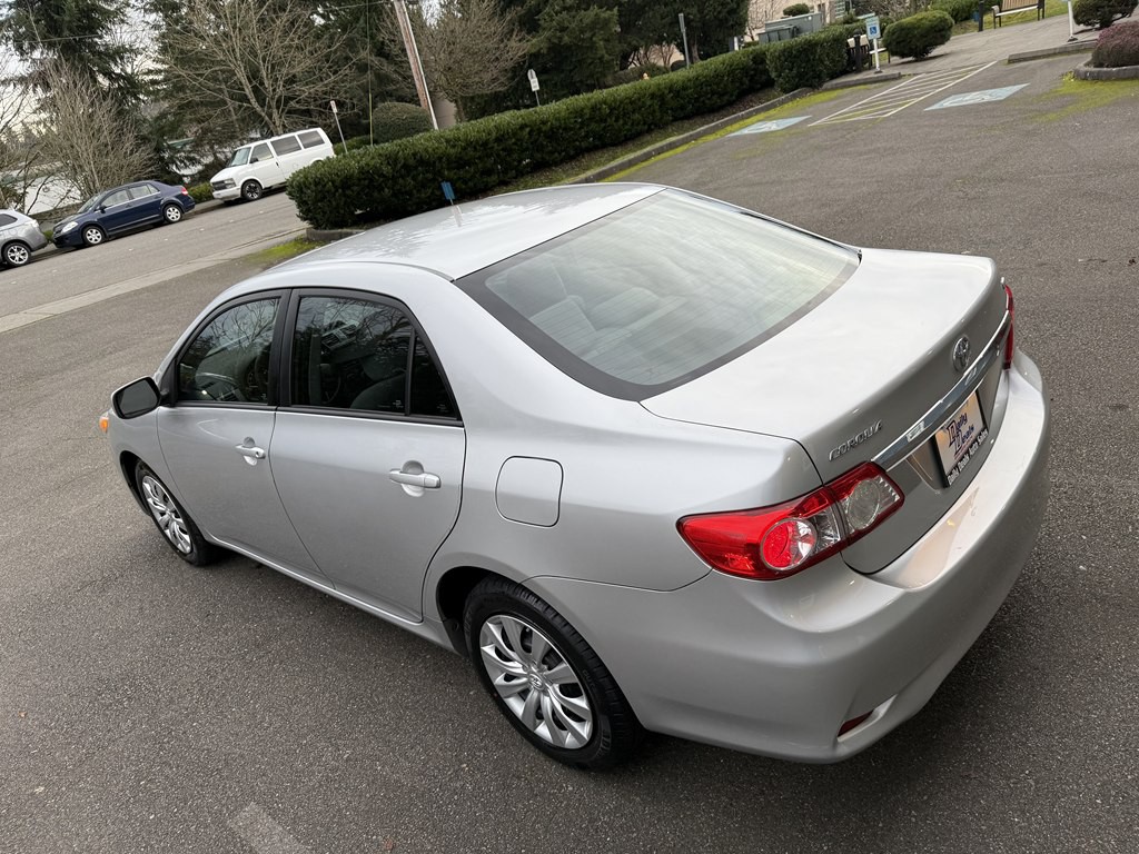 2012 Toyota Corolla Image 11