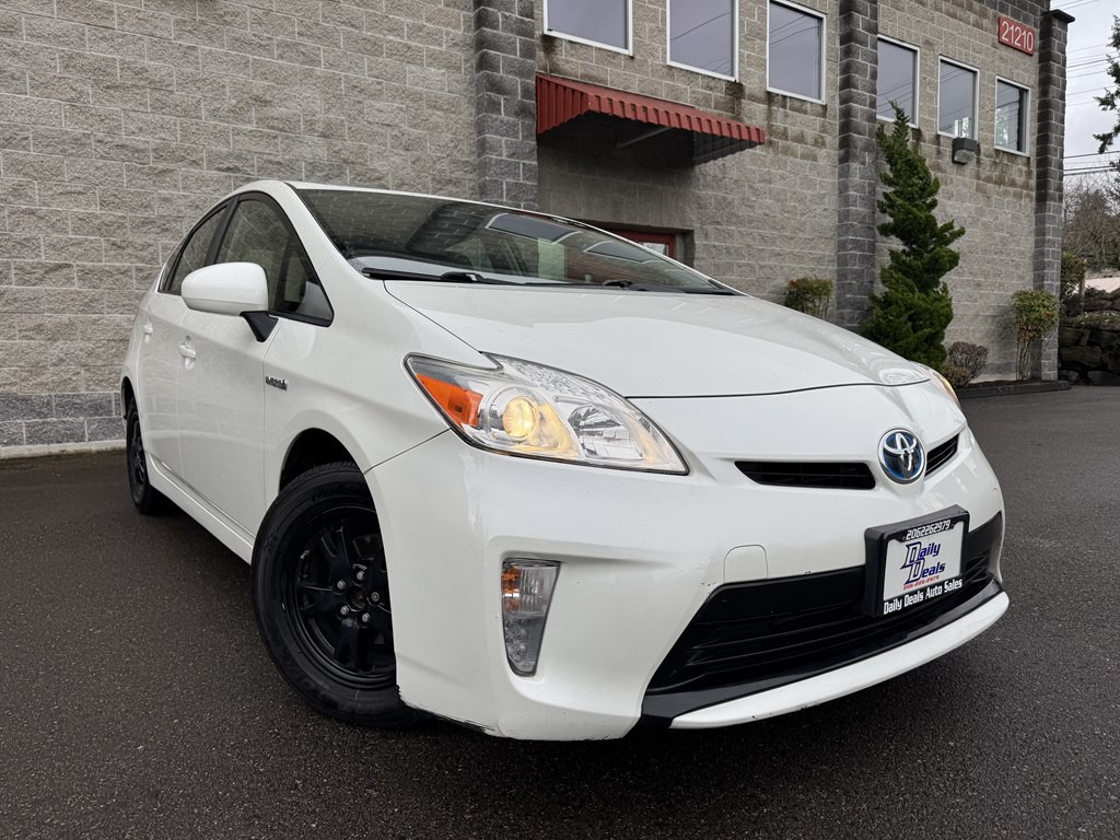 2013 Toyota Prius Image 1