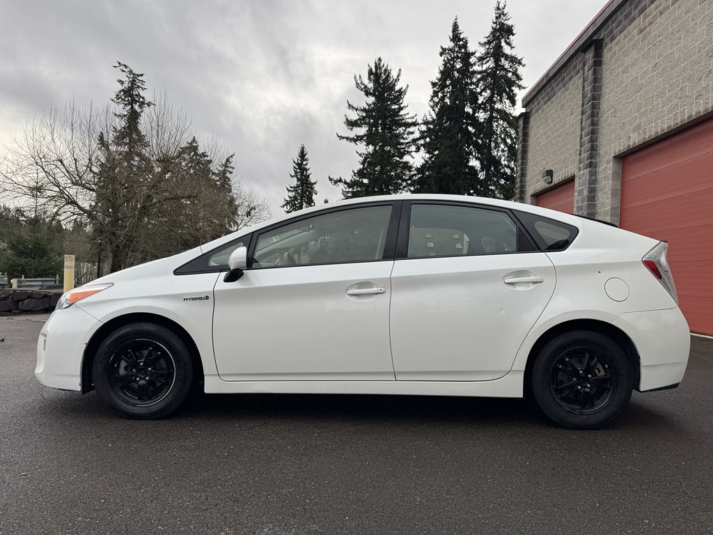 2013 Toyota Prius Image 5